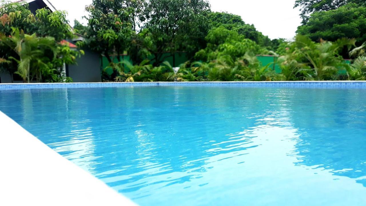 Arcadia Resort Alibaug Alībāg Exteriör bild